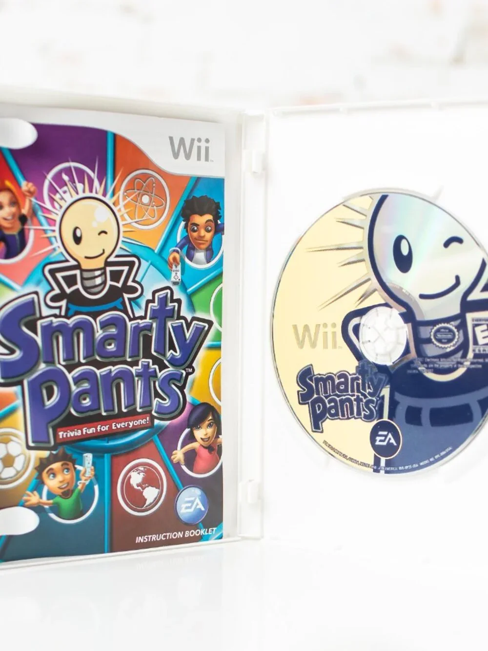Smarty Pants Nintendo Wii 2007 EA Trivia Game Complete Disc Manual